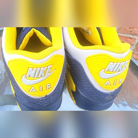 Nike Air Max 90 size 15 uofm michigan colors - Picture 5 of 6